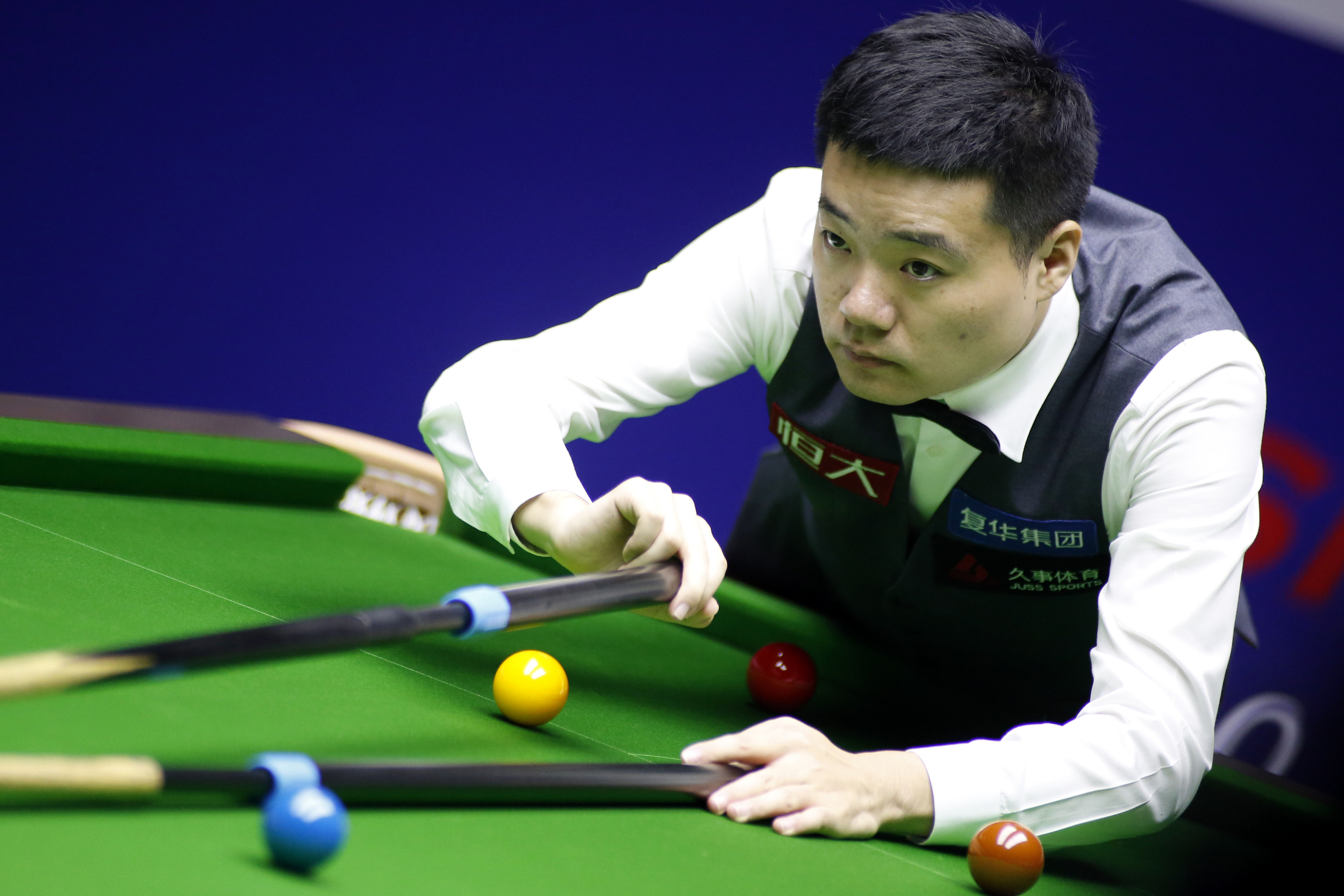 尔西在防线 尔西在防线