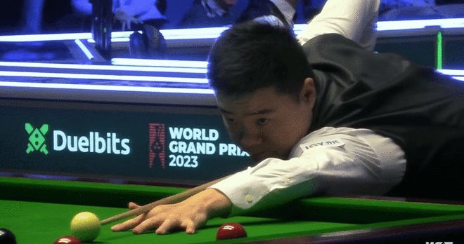 散步看戏错 散步看戏错